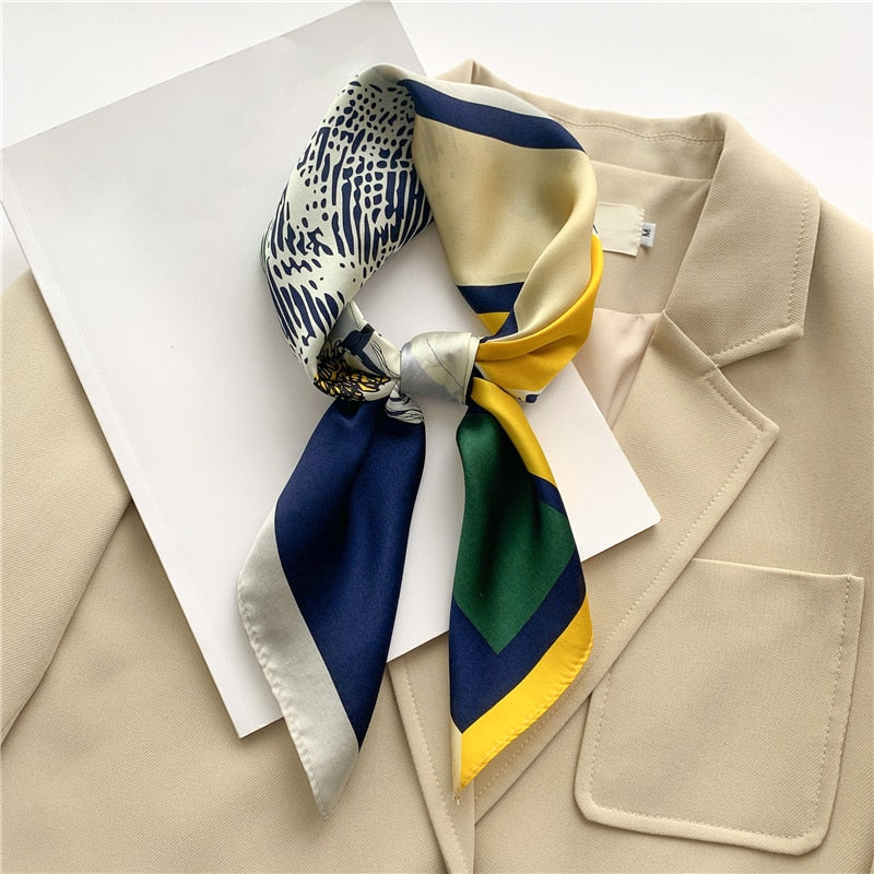 Foulard en soie "Caresse de Satin"