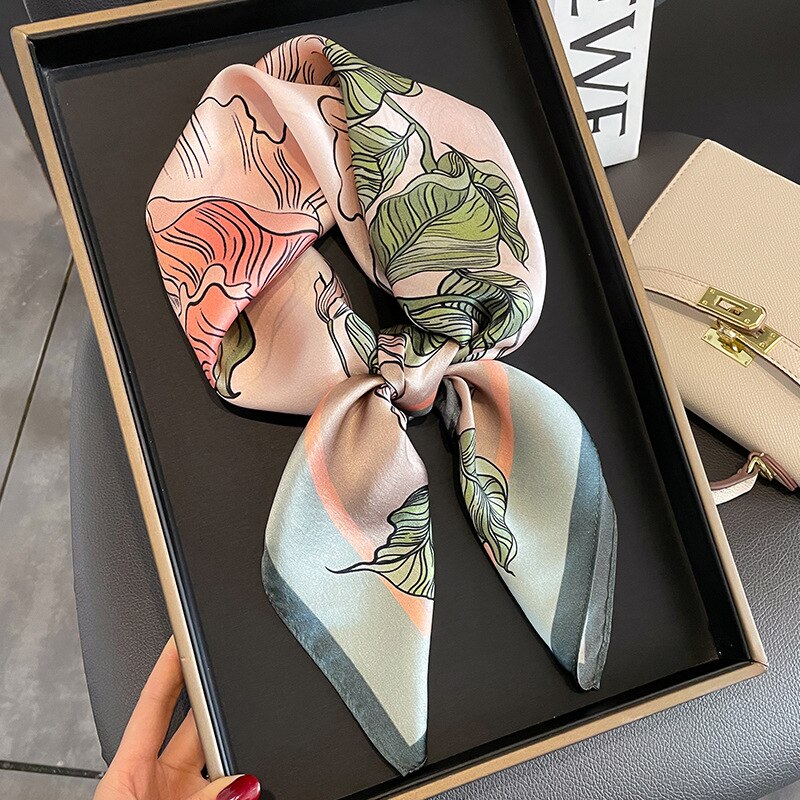 Foulard en soie "Rose du Marais"