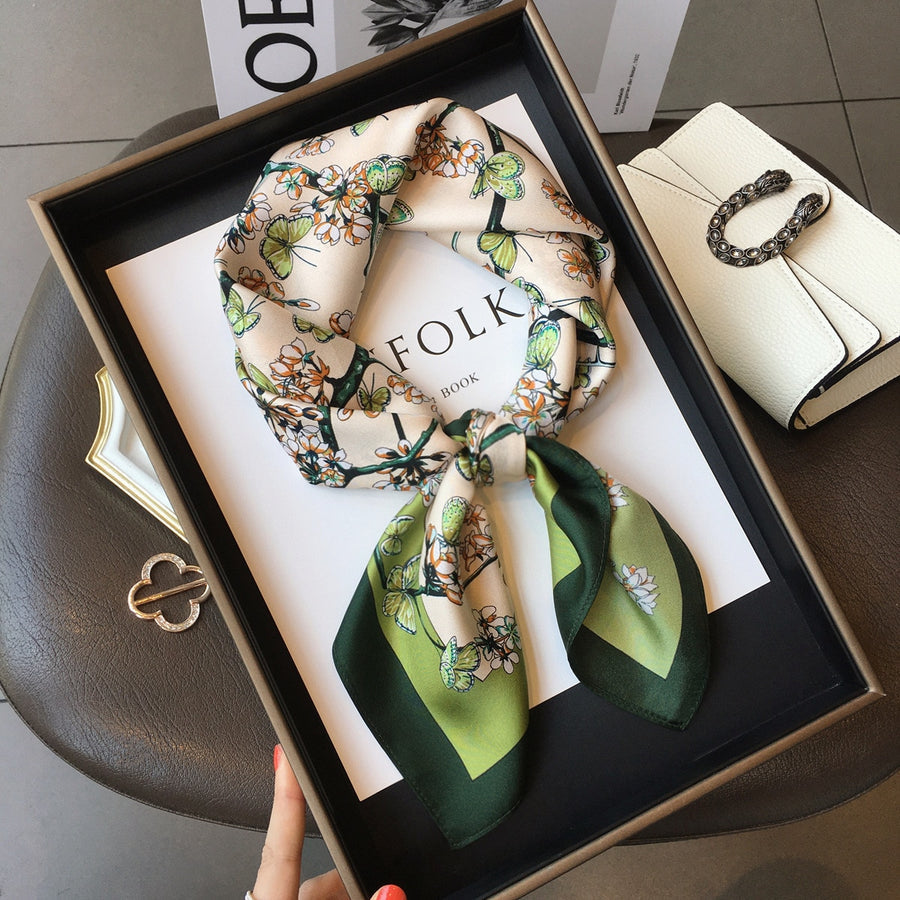 Foulard en soie "Soirée au Louvre"