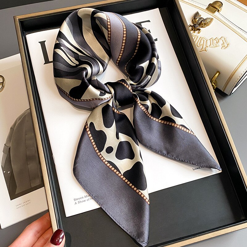 Foulard en soie "L’Impériale"