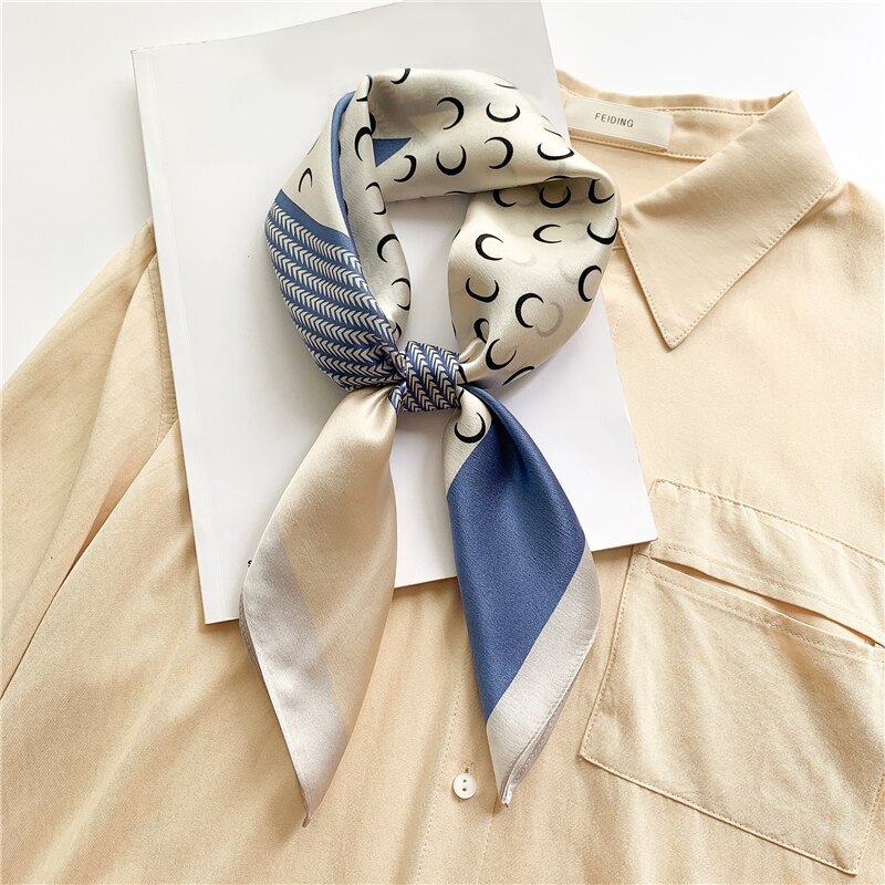 Foulard en soie "Dentelle de Minuit"